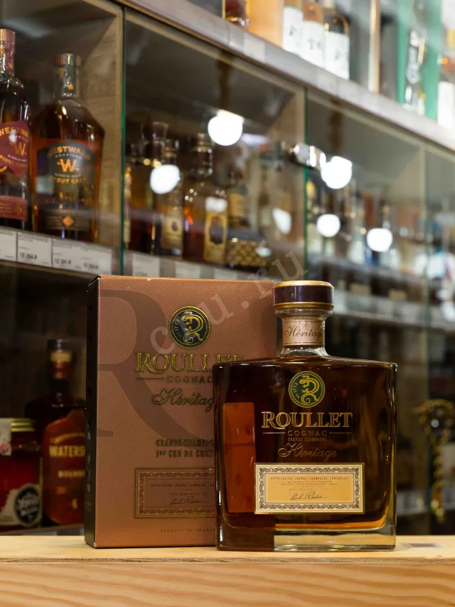 В магазине Крю Профи Roullet Heritage Grande Champagne gift box 0.7 л