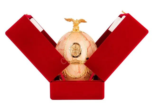 В подарочной коробке Imperial Collection Faberge Super Premium Onyx 0.7 л