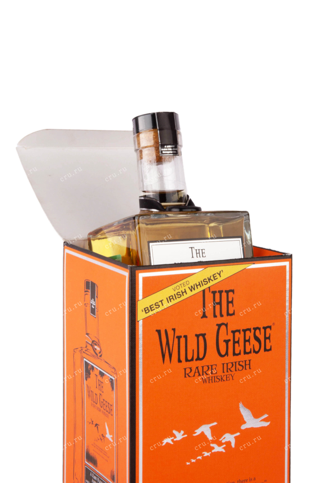 В подарочной коробке The Wild Geese Irish Soldiers & Heroes Rare Irish gift box 0.7 л
