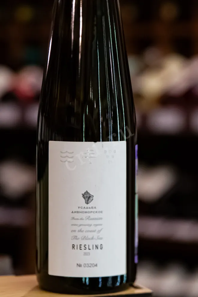 В магазине Крю Профи Usadba Divnomorskoe Riesling 2023 0.75 л