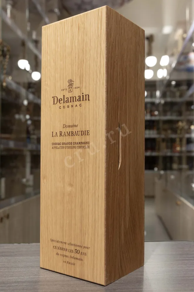 В магазине Крю Профи Delamain Domaine La Rambaudie Grande Champagne In wooden box 0.7 л