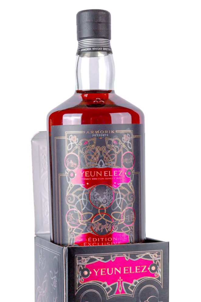 В подарочной коробке Yeun Elez Edition Exclusive in gift box 0.7 л