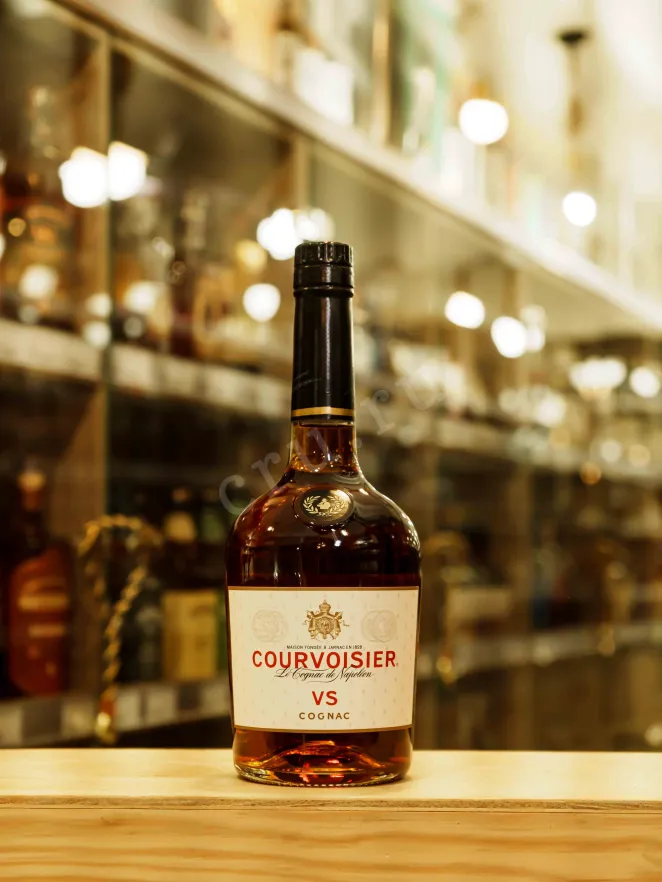 В магазине Крю Профи Courvoisier VS gift box 0.7 л