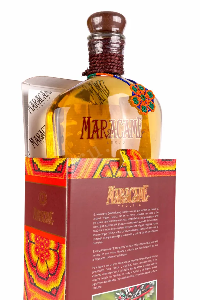 В подарочной коробке Maracame Anejo 0.75 л