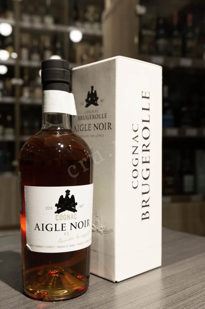 В магазине Крю Профи Brugerolle Aigle Noir VS 3 years gift box 0.7 л