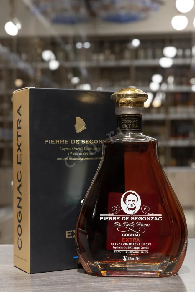 В магазине Крю Профи Pierre de Segonzac Extra Tres Vieille Reserve in gift box 0.7 л