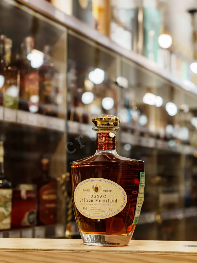 В магазине Крю Профи Chateau de Montifaud Napoleon gift box 0.7 л