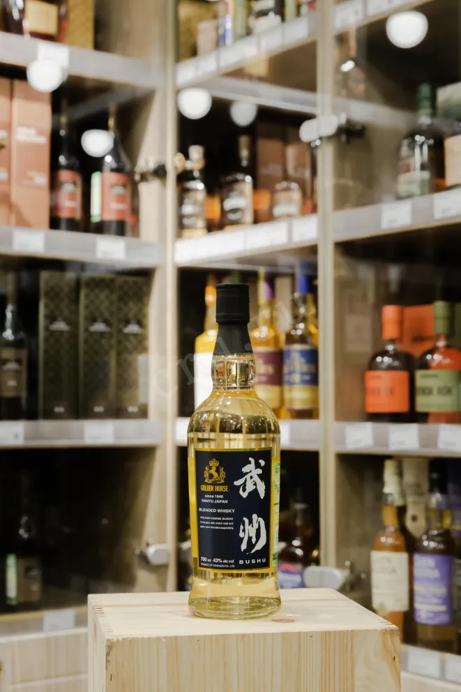 В магазине Крю Профи Golden Horse Bushu 3 years 0.7 л