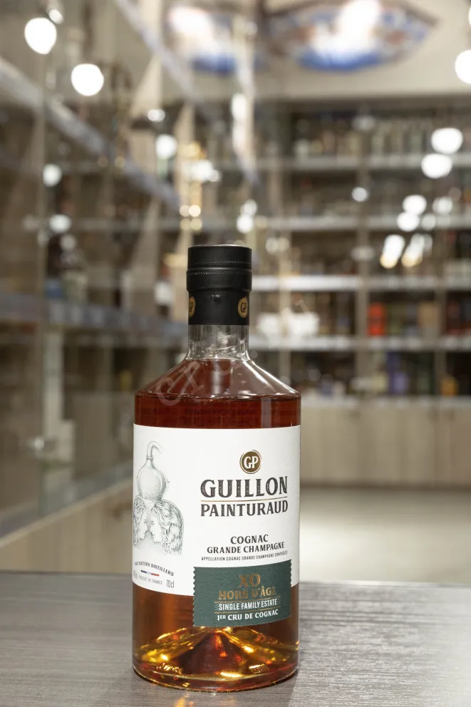В магазине Крю Профи Guillon Painturaud XO Hors dAge 1er Cru de Cognac in gift box 0.7 л