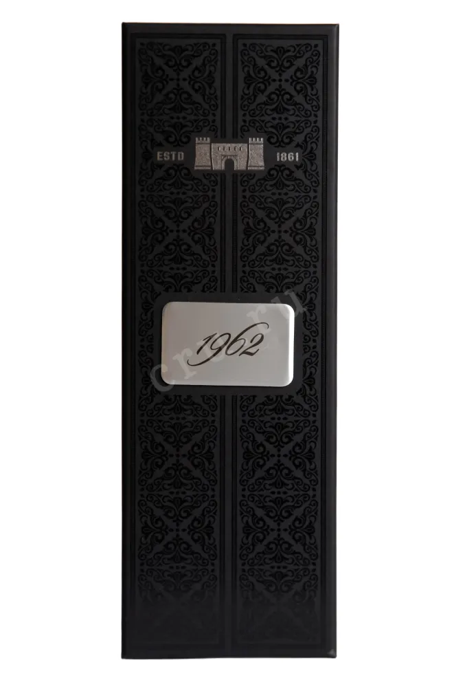 Подарочная коробка Derbend Vintage in gift box 1962 0.7 л