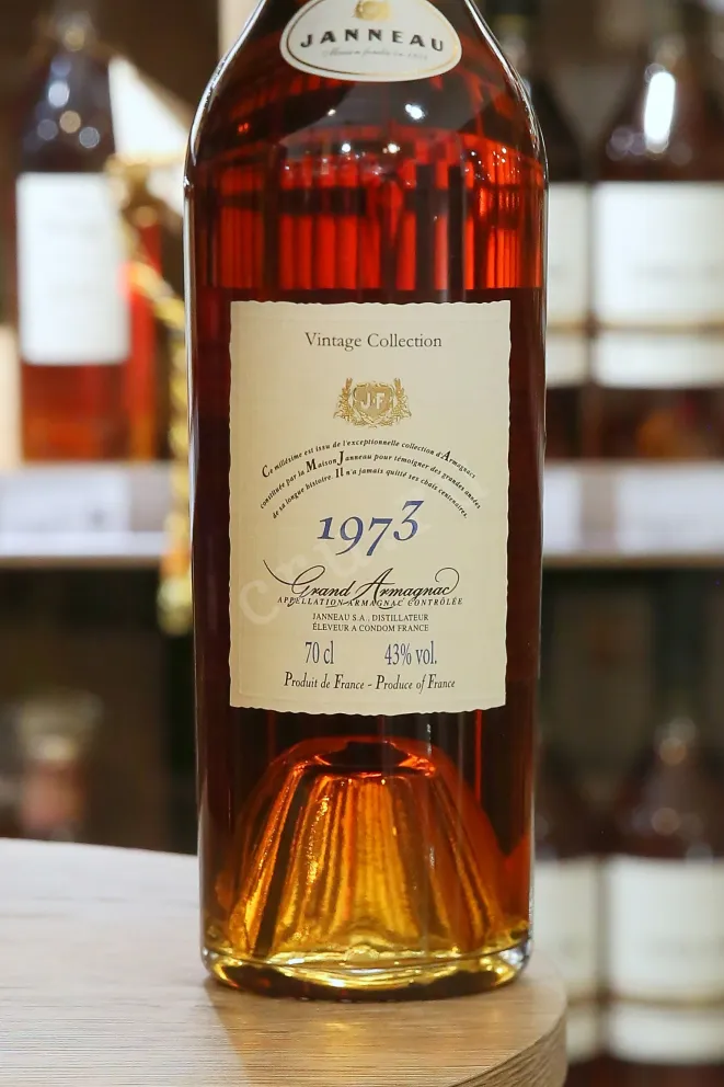 В магазине Крю Профи Janneau Vintage Collection 1973 0.7 л