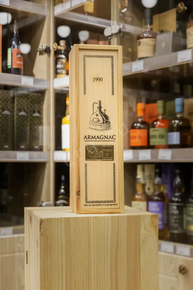 В магазине Крю Профи De Pontiac Bas-Armagnac in wooden box 1990 0.7 л