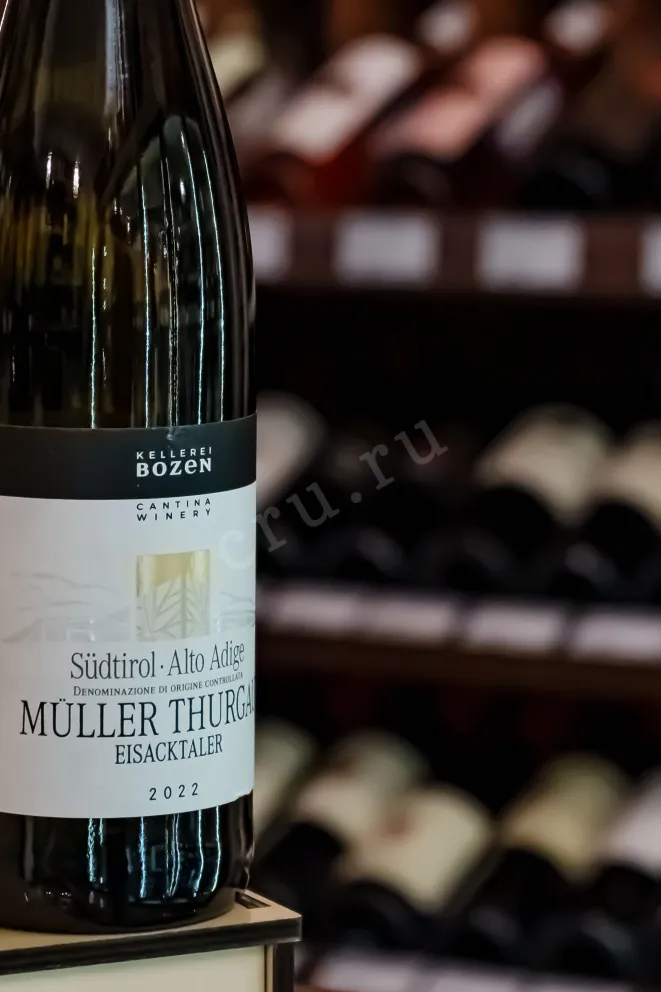 В магазине Крю Профи Kellerei Bozen Eisacktaler Muller Thurgau 2022 0.75 л