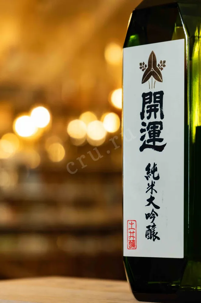 В магазине Крю Профи Kaiun Junmai Daiginjo with gift box 0.72 л