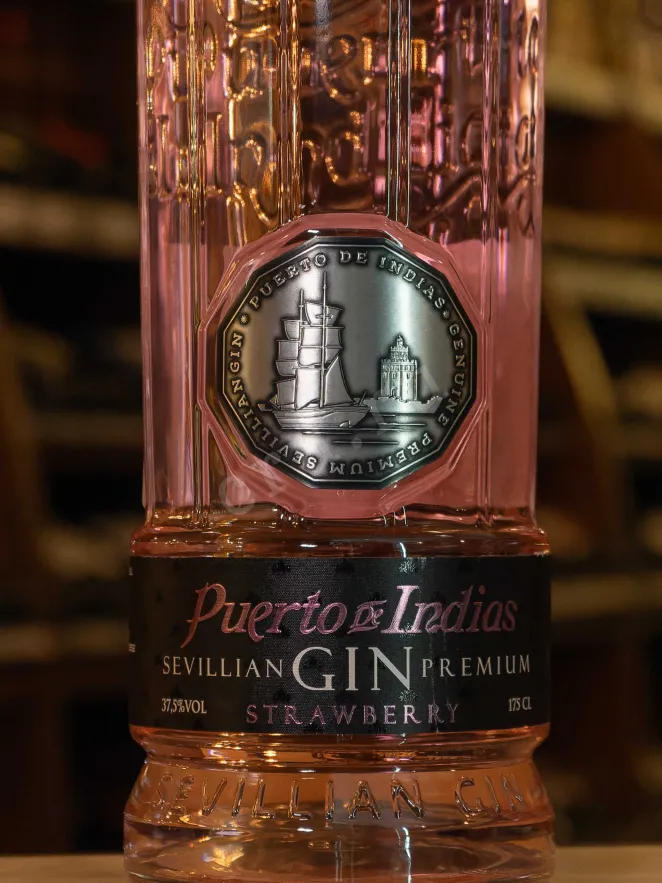 В магазине Крю Профи Puerto de Indias Sevillian Premium Strawberry in gift box 1.75 л