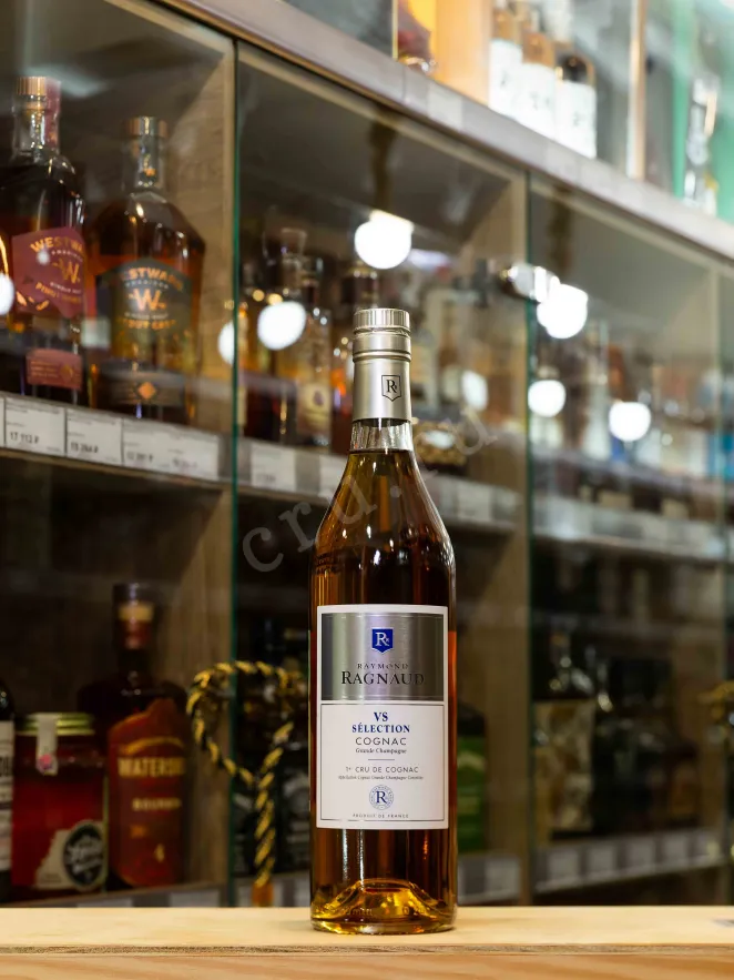 В магазине Крю Профи Raymond Ragnaud VS Grand Champagne 1er Cru De Cognac in gift box 0.7 л