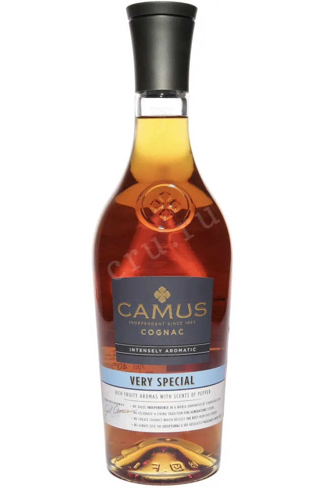 Бутылка Camus VS Intensely Aromatic in gift box 2017 0.7 л