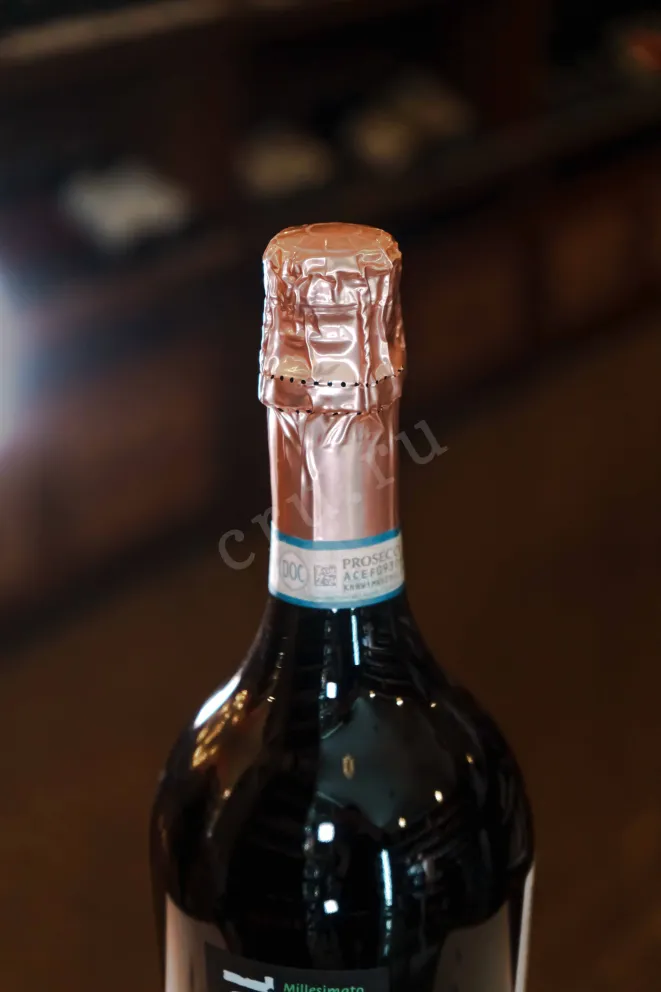 Пробка Corvezzo Terre di Marca Millesimato Extra Dry Prosecco DOC 2019 0.75 л