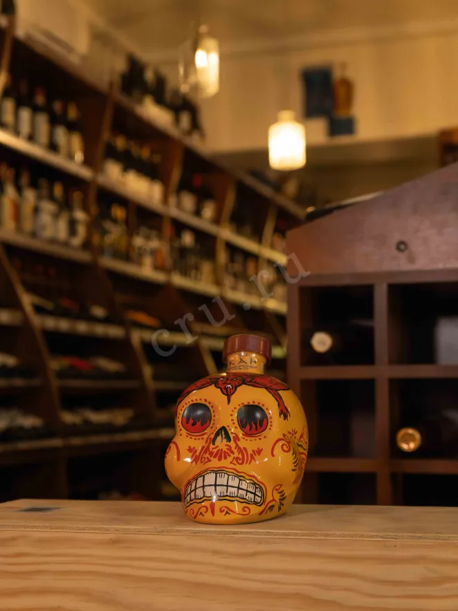 В магазине Крю Профи Kah Reposado Skull 0.7 л