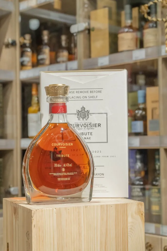 В магазине Крю Профи Courvoisier Tribute 0.7 л