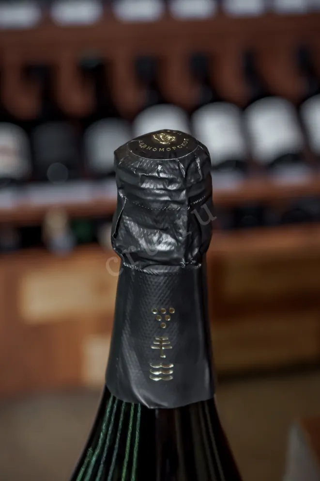 Пробка Usadba Divnomorskoe Blanc de Noir 2022 0.75 л