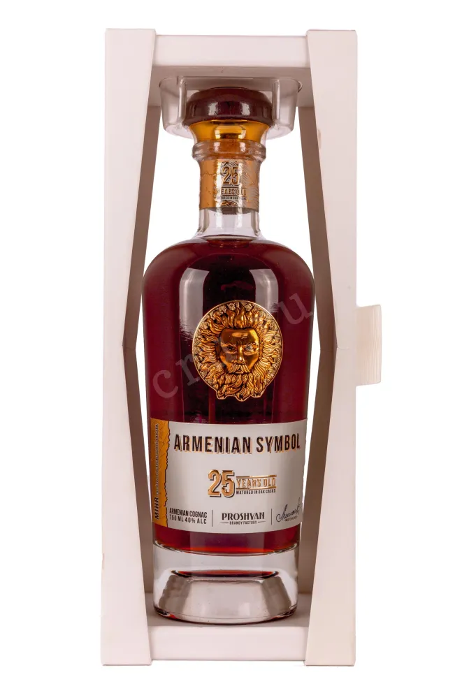 В подарочной коробке Armenian Symbol 25 years in gift box 0.75 л