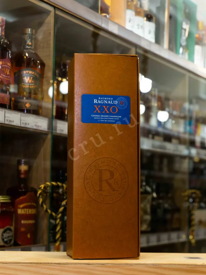 В магазине Крю Профи Raymond Ragnaud XXO Grand Champagne 1er Cru De Cognac in gift box 0.7 л