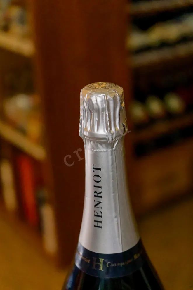 Пробка Henriot Brut Blanc de Blancs gift box 1.5 л