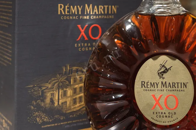В магазине Крю Профи Remy Martin XO 0.7 л