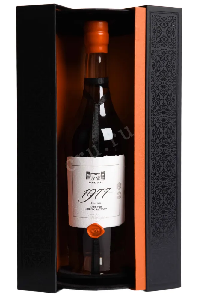 В подарочной коробке Derbend Vintage in gift box 1977 0.7 л