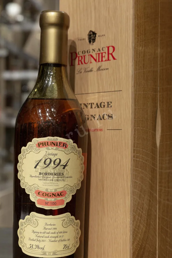 В магазине Крю Профи Prunier Vintage 1994 Borderies AOC in wooden box 1994 0.7 л