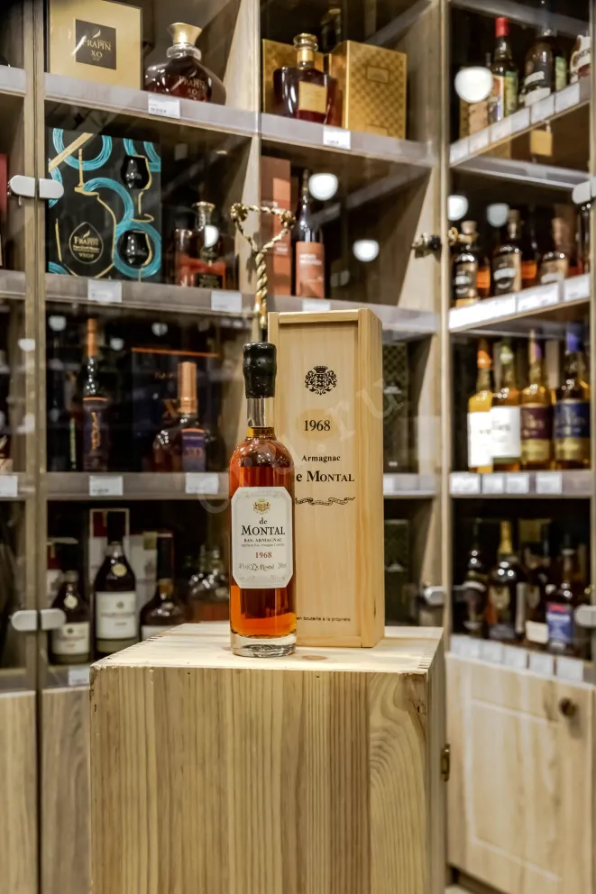 В магазине Крю Профи De  Montal 1968 0.2 л