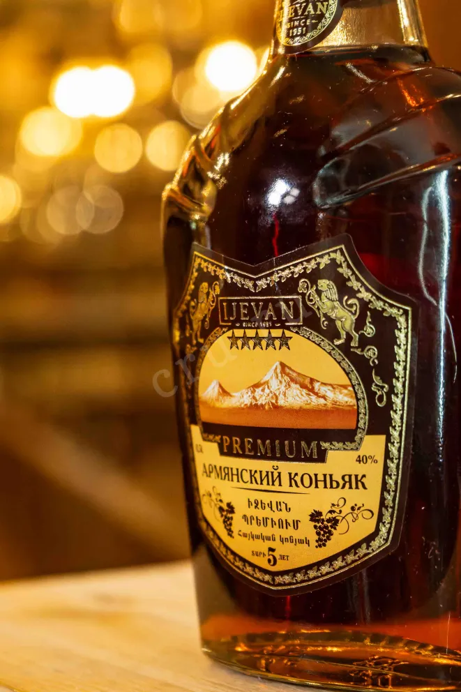 В магазине Крю Профи Ijevan Premium 5 Years Old in gift box 0.5 л