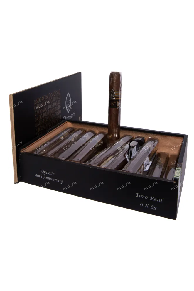 Коробка с сигарами Quesada 40th Anniversary Toro Real