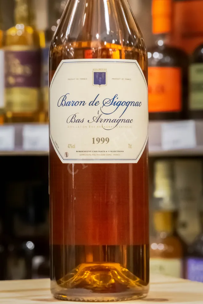 В магазине Крю Профи Baron de Sigognac wooden box 1999 0.7 л