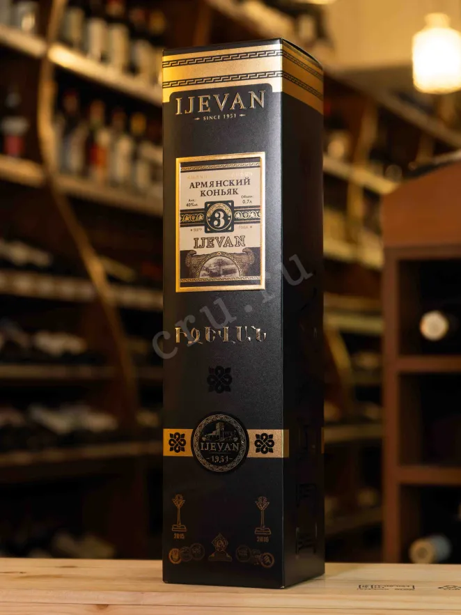 В магазине Крю Профи Ijevan 3 years black gift box 0.7 л