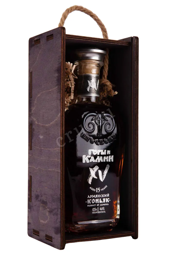 В деревянной коробке Mountains and Rocks 15 years in wooden box 0.5 л