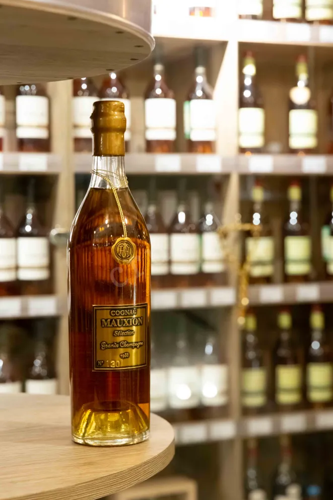 В магазине Крю Профи Mauxion Selection Grand Champagne 1988 0.7 л
