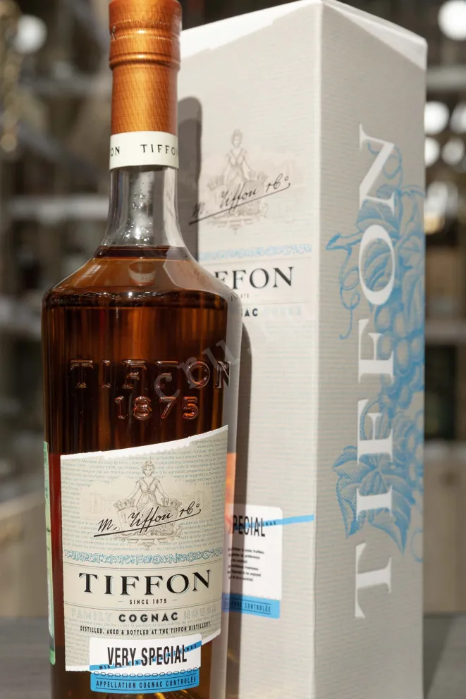 В магазине Крю Профи Tiffon VS in gift box 0.7 л
