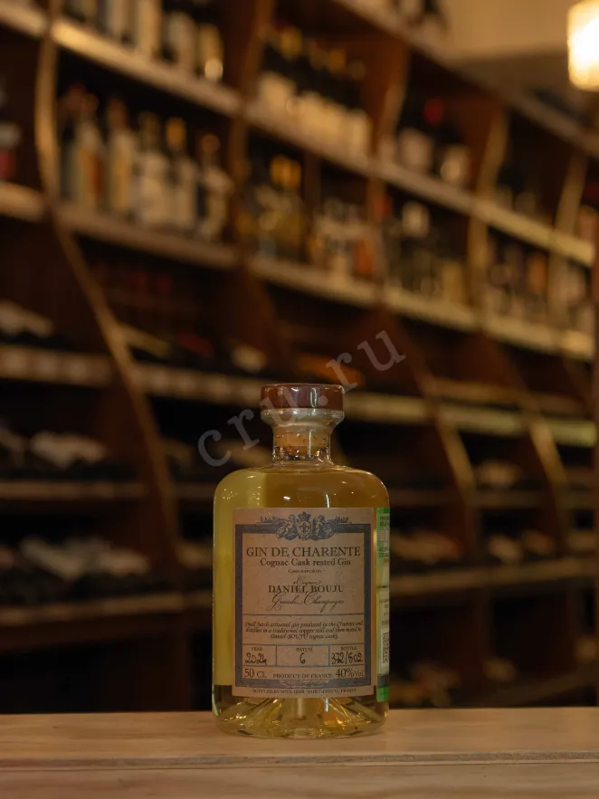 В магазине Крю Профи Daniel Bouju Gin De Charente 0.5 л