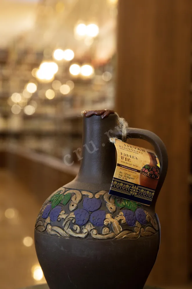 В магазине Крю Профи Ijevan Blackberry ceramic bottle 0.75 л