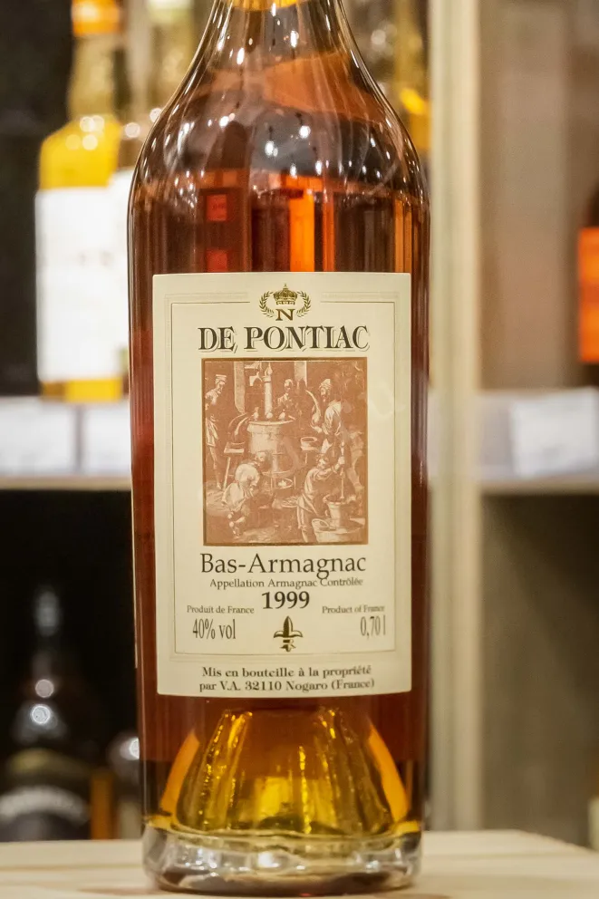 В магазине Крю Профи Bas-Armagnac De Pontiac wooden box 1999 0.7 л