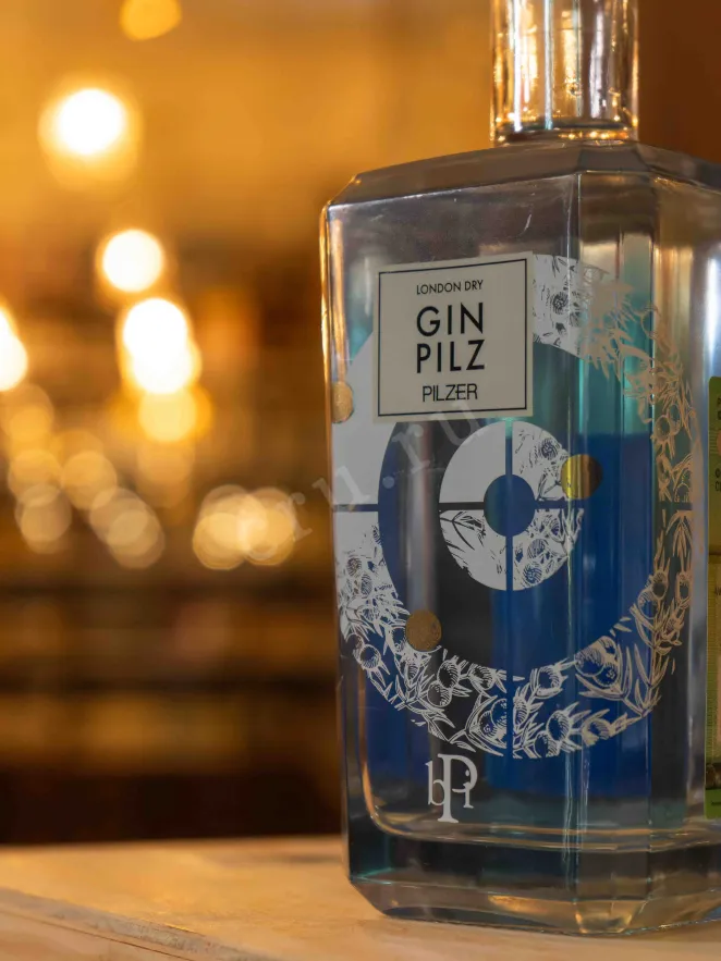 В магазине Крю Профи Pilzer GinPilz Dry in gift box 0.75 л