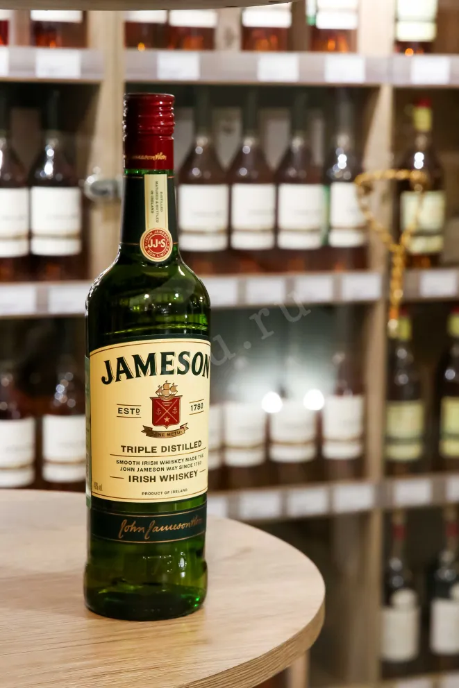 В магазине Крю Профи Jameson 0.7 л