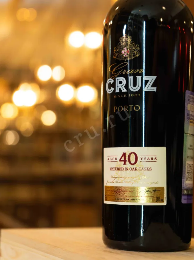 В магазине Крю Профи Porto Gran Cruz 40 years old in wooden box 1983 0.75 л