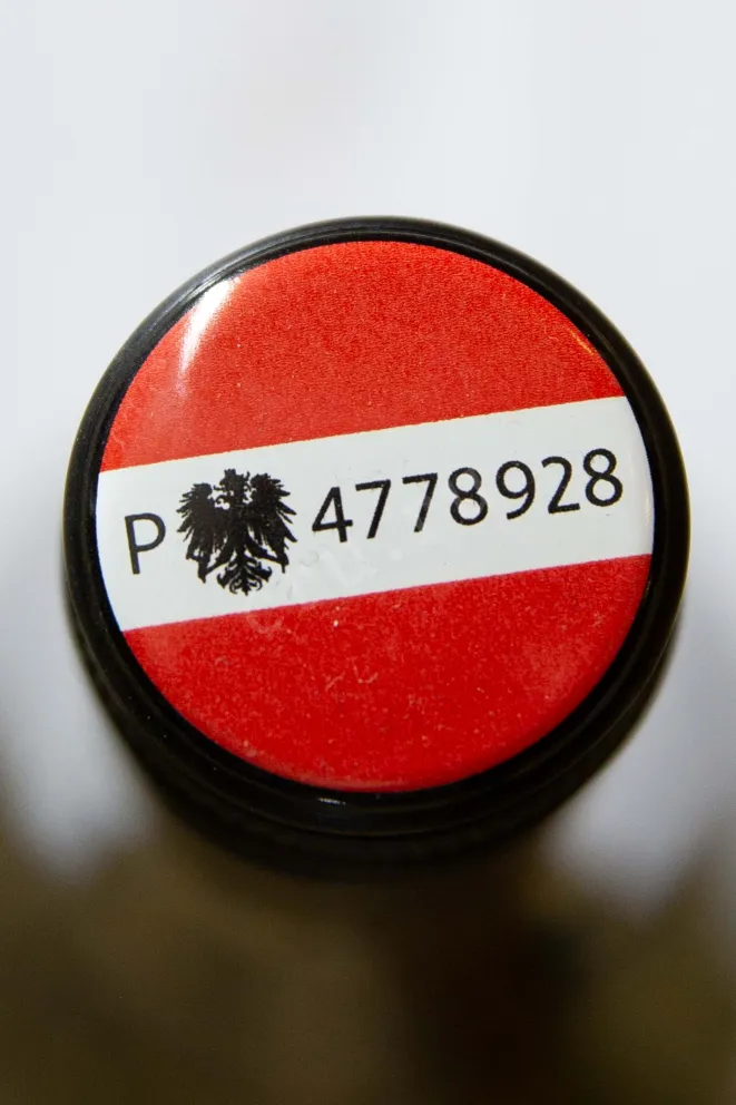 Пробка Domane Krems Gruner Veltliner 2022 0.75 л