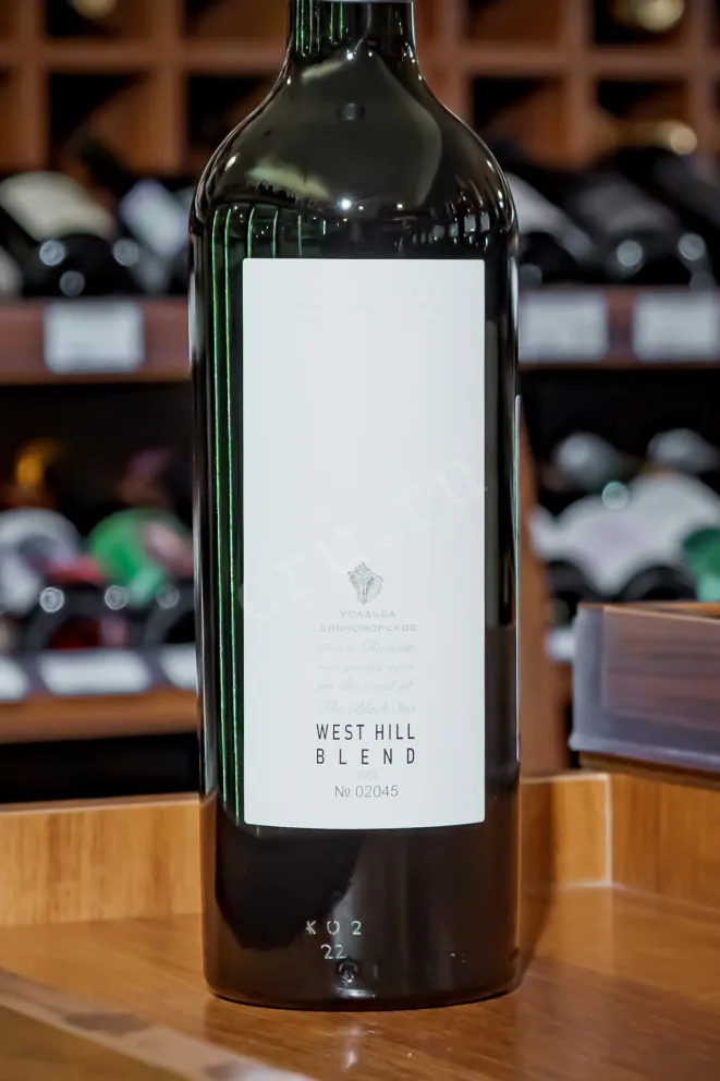 В магазине Крю Профи Usadba Divnomorskoe West Hill Blend 2022 0.75 л