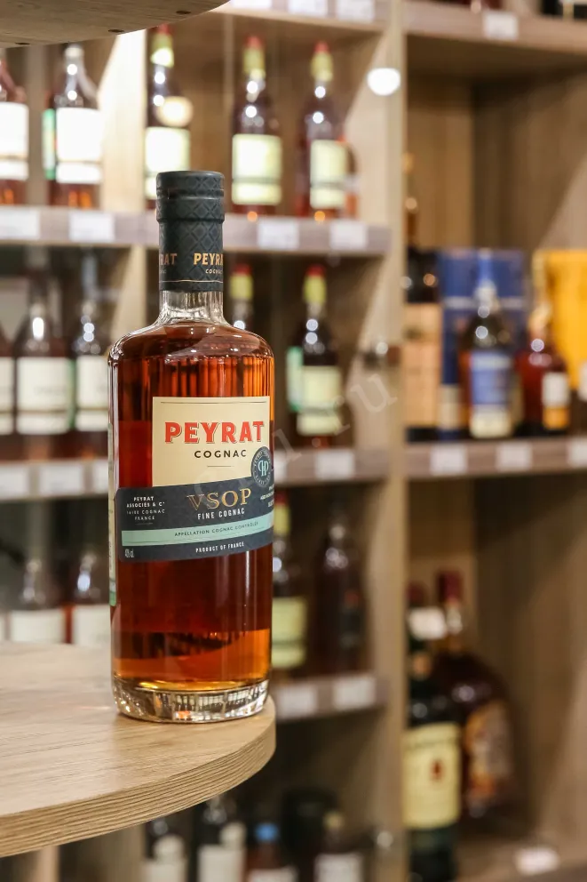 В магазине Крю Профи Peyrat VSOP 4 YO 0.7 л