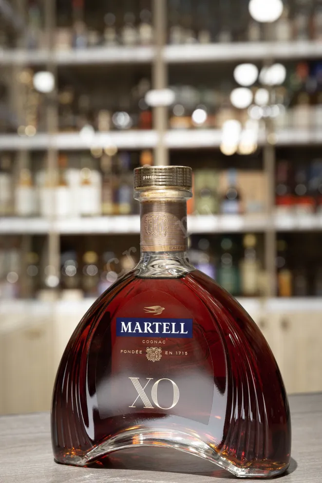 В магазине Крю Профи Martell XO 0.7 л