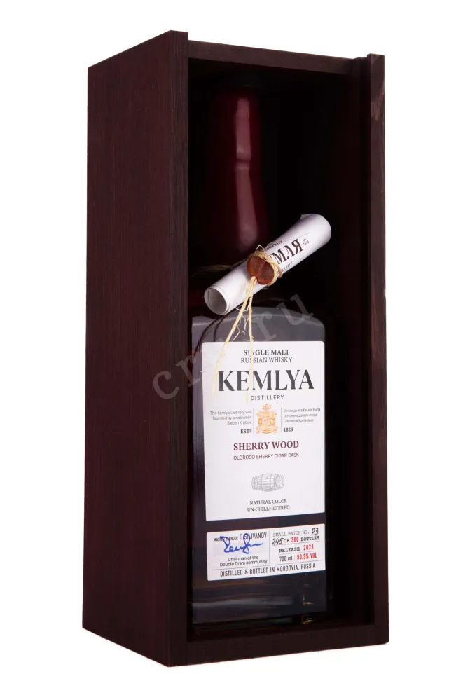 В деревянной коробке Kemlya Sherry Wood in wooden box 0.7 л